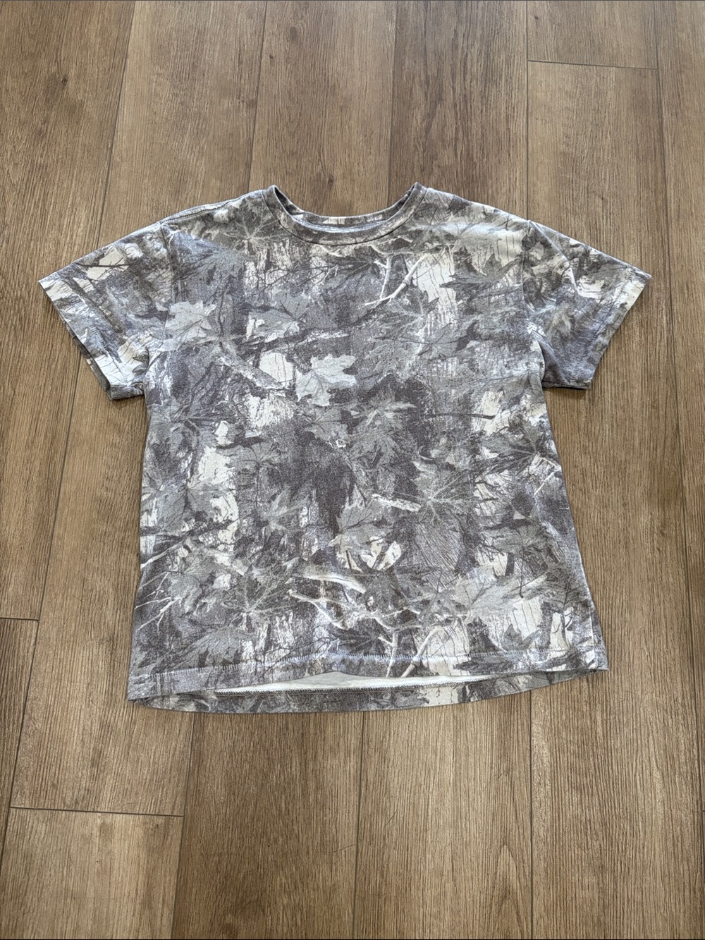 Short Sleeve Gray camo cropped Tee